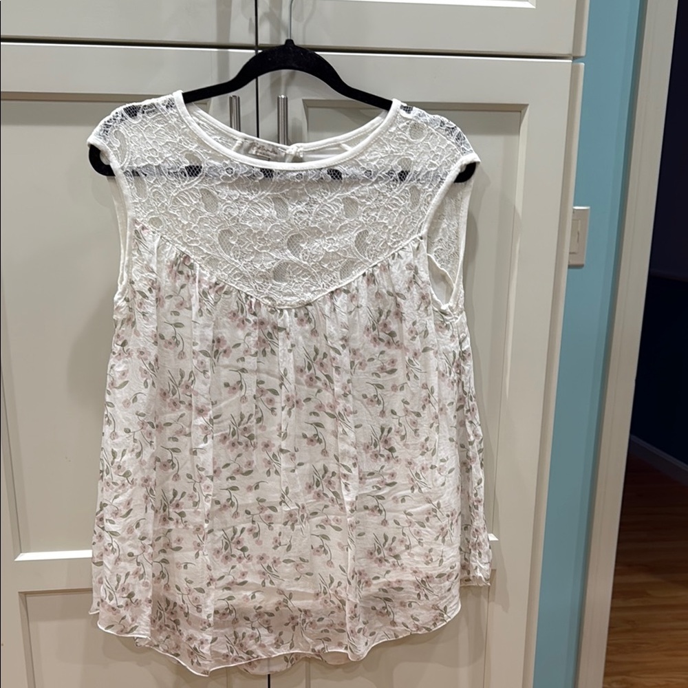 Cream Lace Sleeveless Blouse with Relaxed Fit